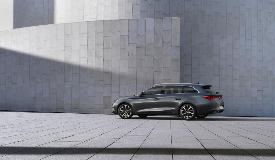  Seat Leon Sportstourer FR eHybrid 2020 года  (WW) (фото 16 из 16)
